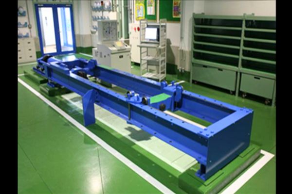 500kN横型引張試験機